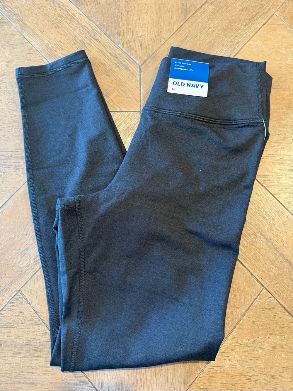Women’s Black Old Navy Extra High-Rise 7/8 Ankle Cloudcomfy Legging NWT Size M